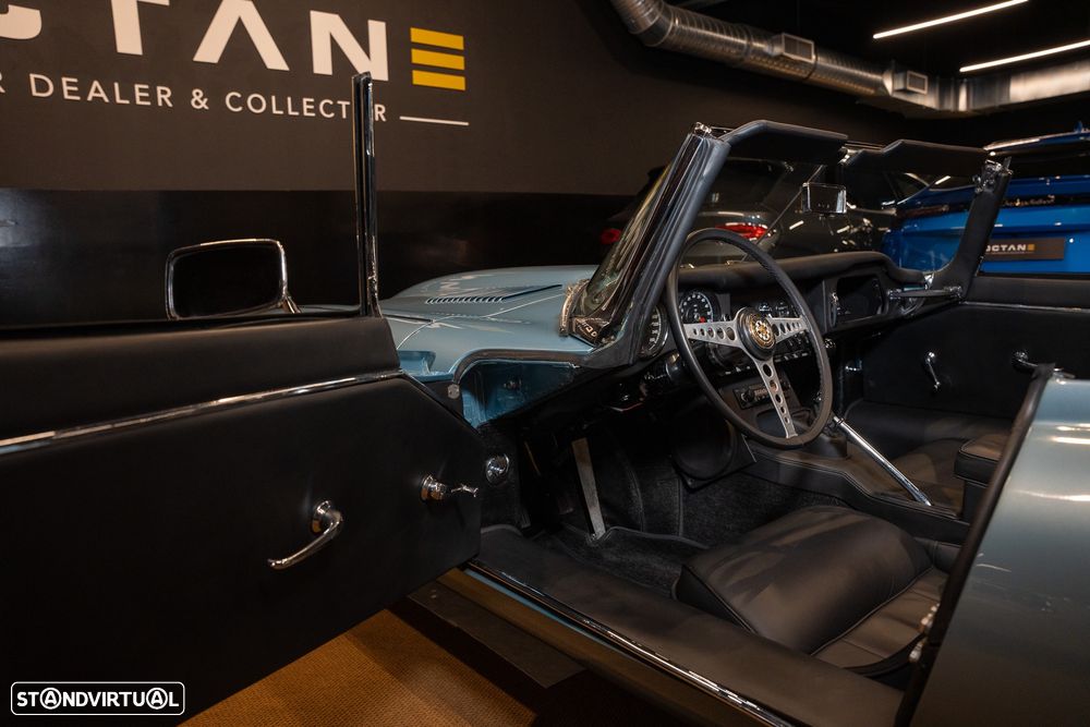 Jaguar E-Type - 9