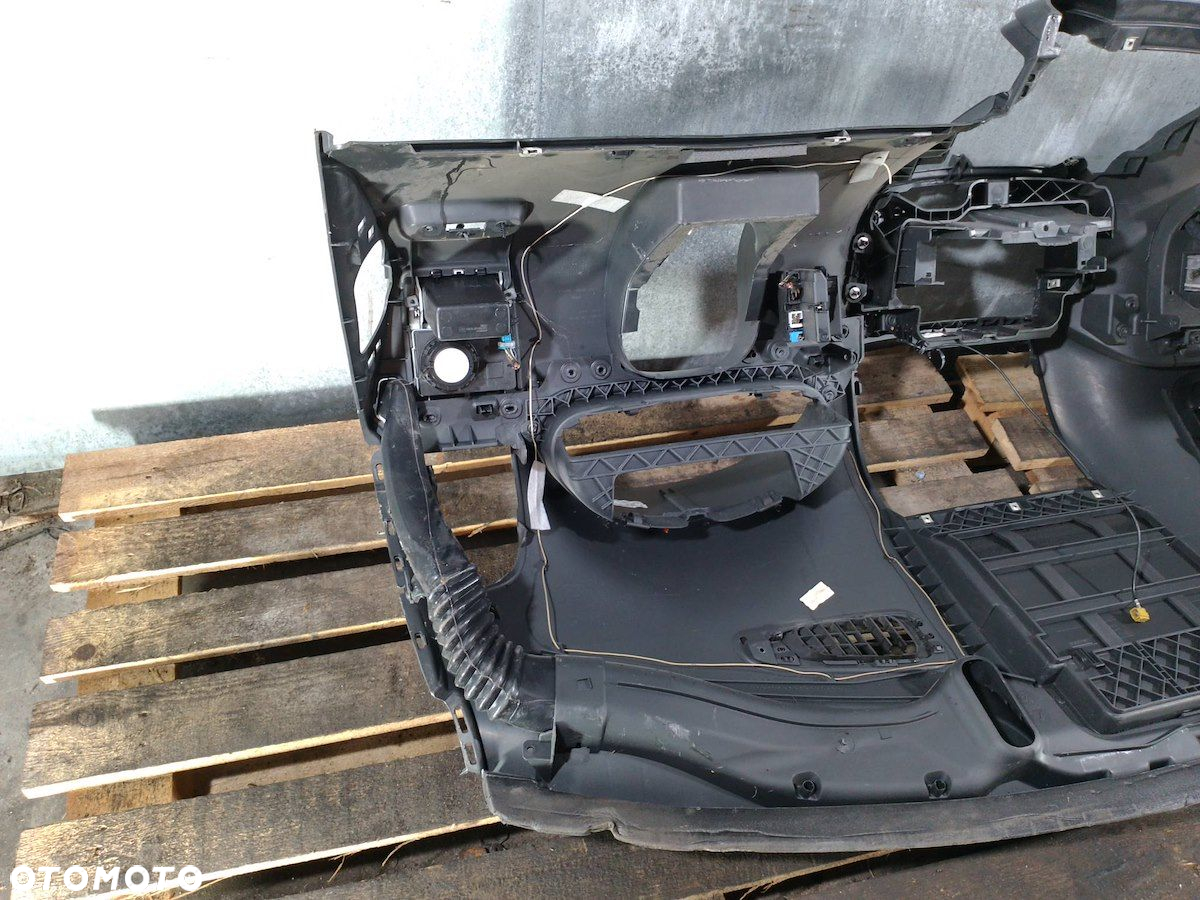DESKA ROZDZIELCZA  MERCEDES-BENZ VITO 639     A6396820098   A6396804787 - 2