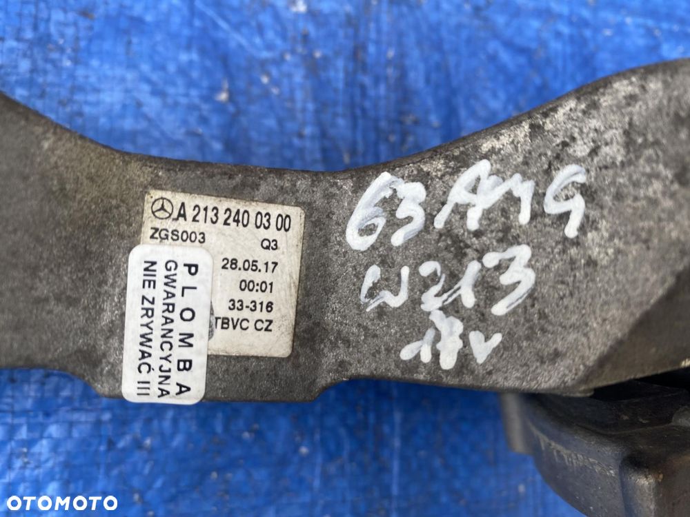 MERCEDES-BENZ E 63AMG 4MATIC A2132400300 PODUSZKA SKRZYNI 4x4 - 3