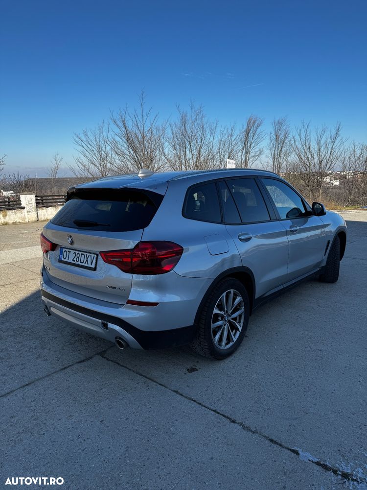 BMW X3 xDrive20i AT xLine - 11