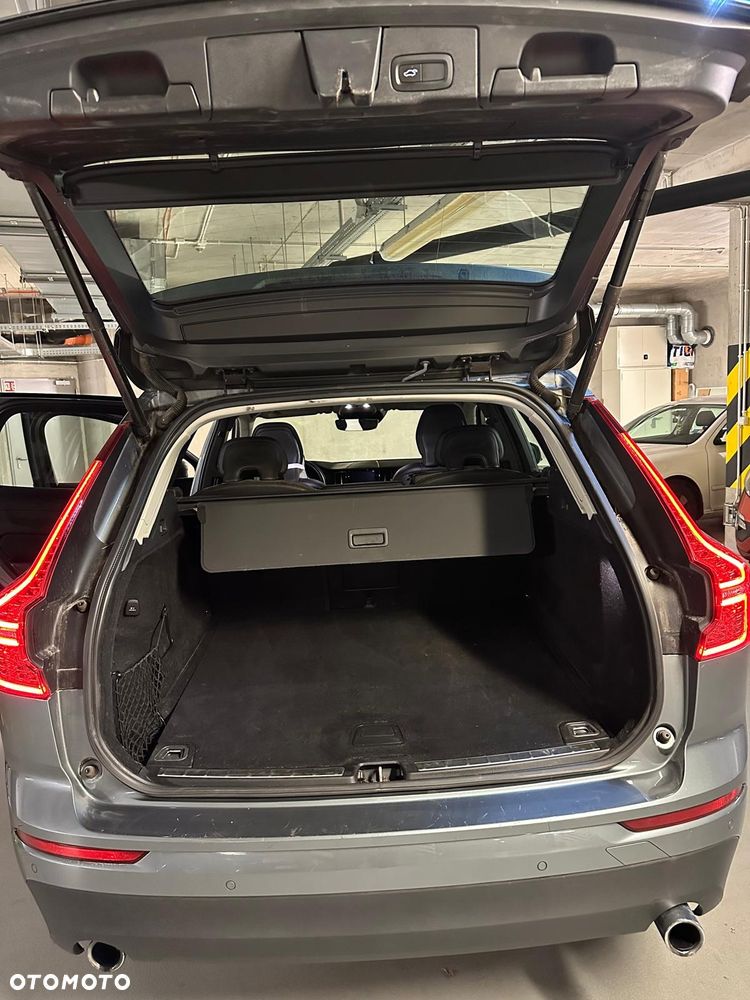 Volvo XC 60 D4 Momentum Pro - 21