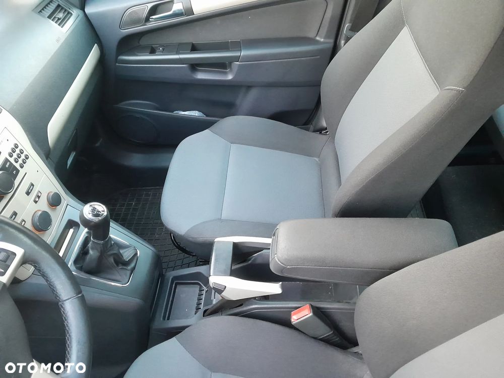 Opel Zafira 1.9 CDTI Essentia - 20