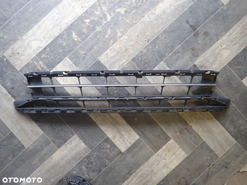 VOLSWAGEN PASSAT KRATKA ZDERZAKA PRZEZ LIFT - 1