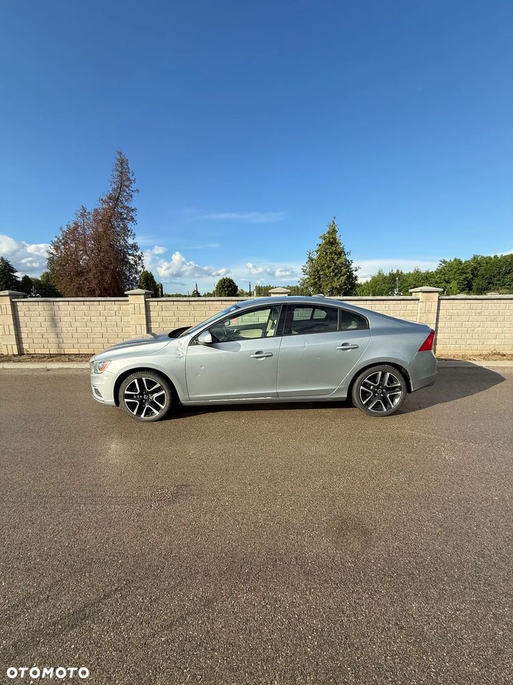 Volvo S60 T5 Geartronic Momentum - 4