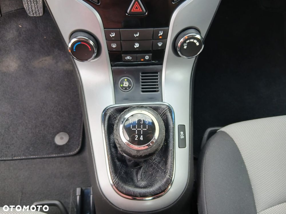 Chevrolet Cruze 1.8 LT+ - 25