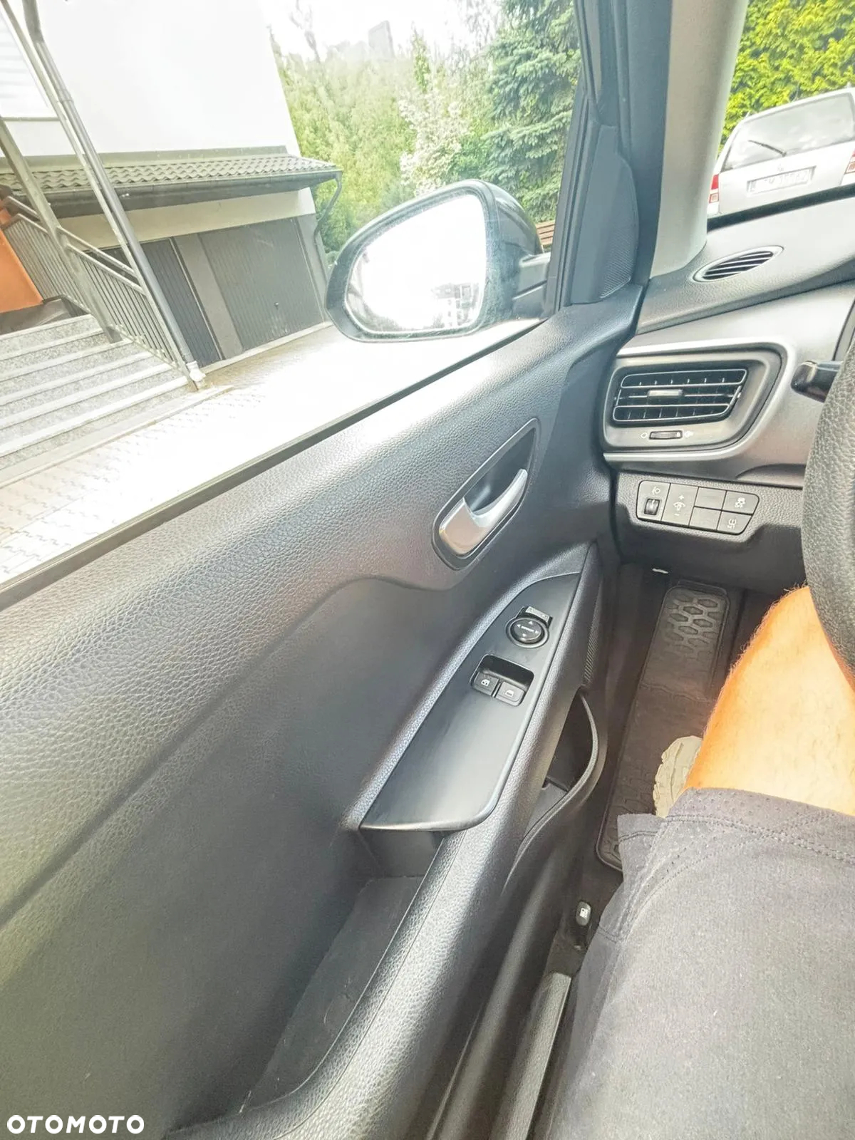 Kia Stonic 1.4 M - 8