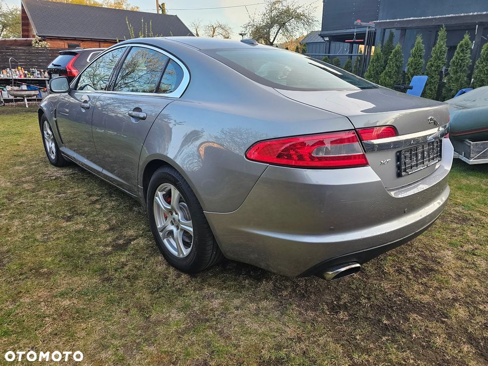 Jaguar XF 2.7 V6 Premium Luxury - 5