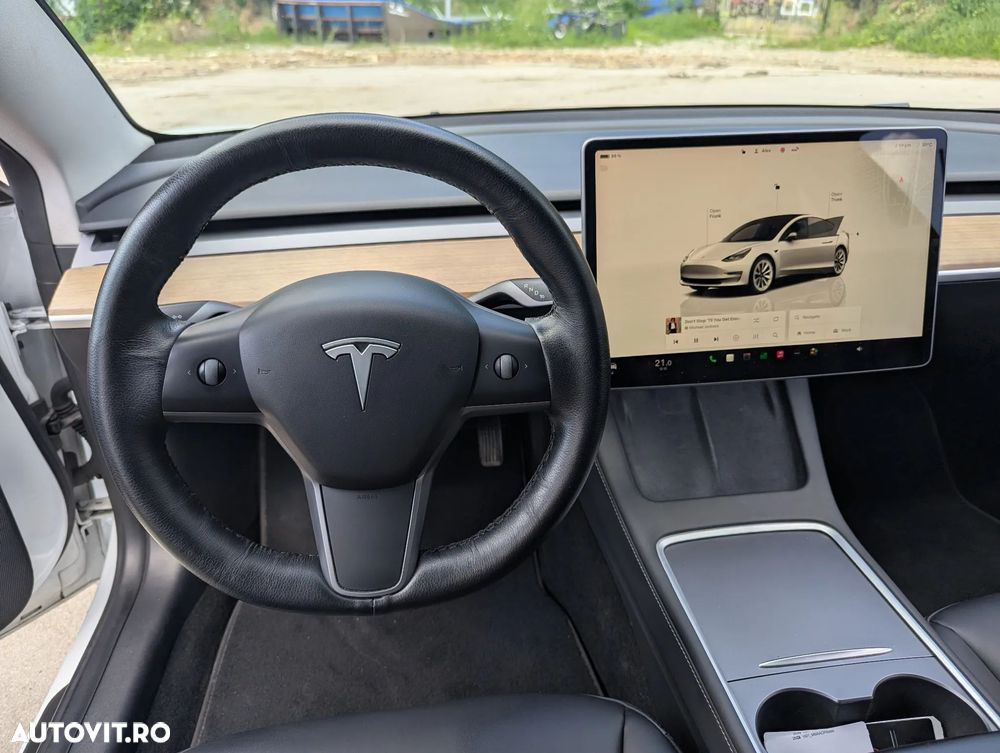 Tesla Model 3 - 9