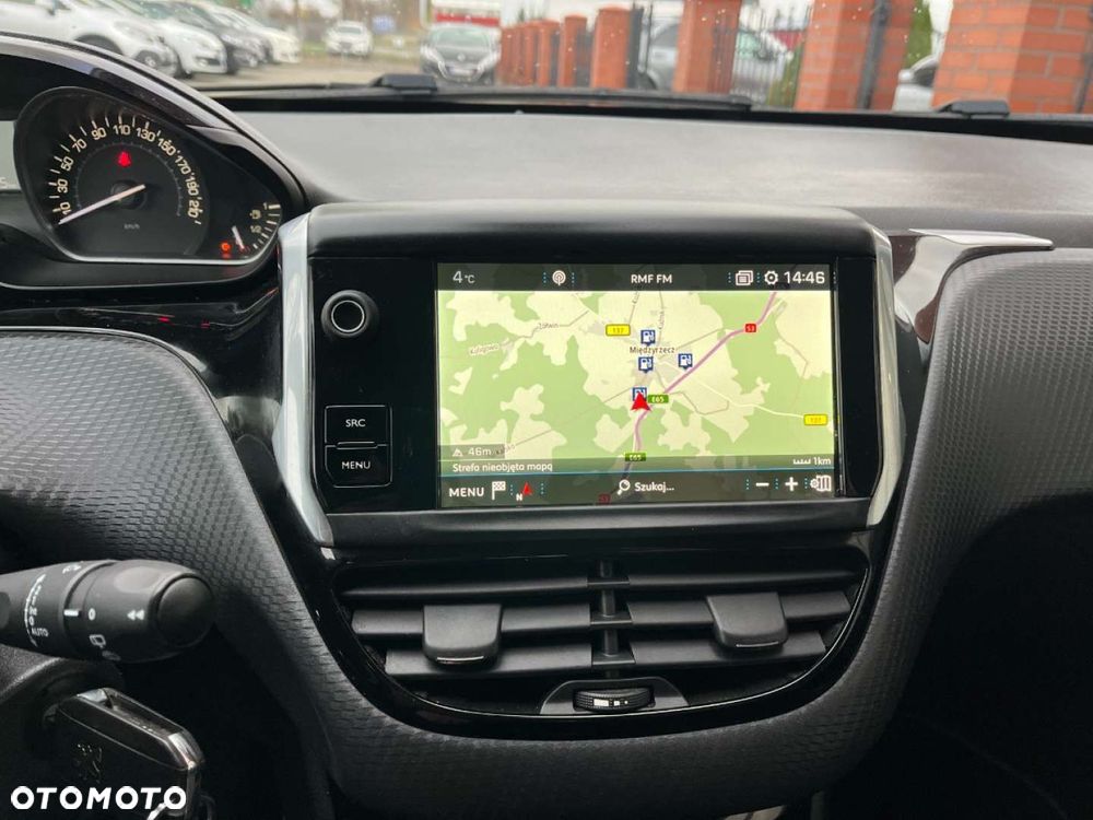 Peugeot 2008 PureTech 82 Signature - 10