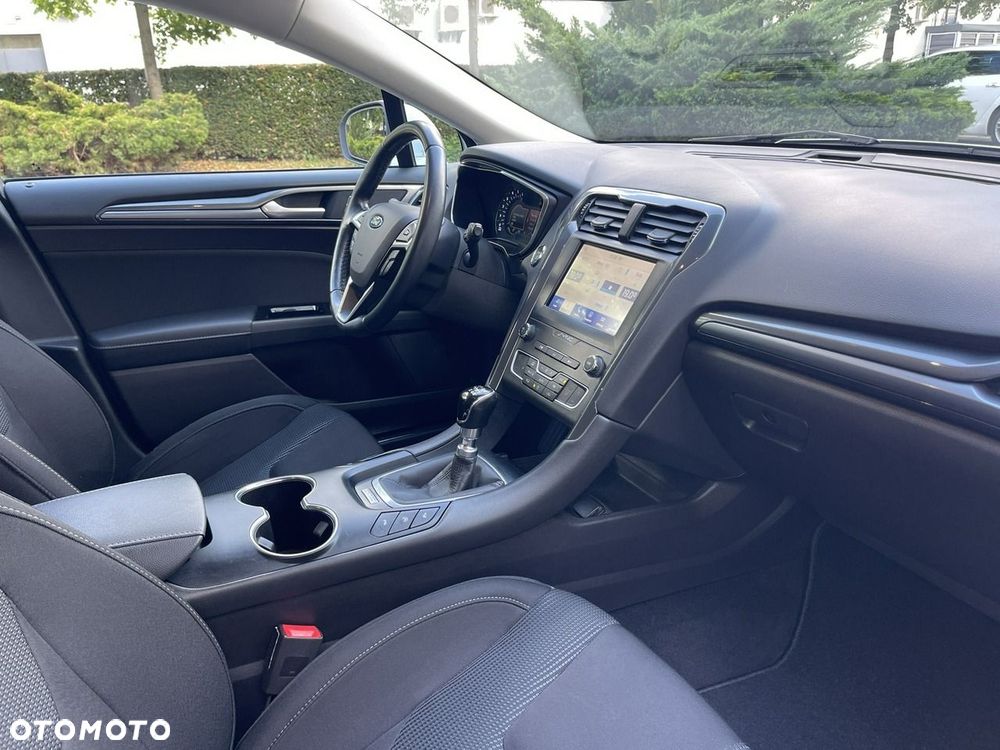 Ford Mondeo - 34