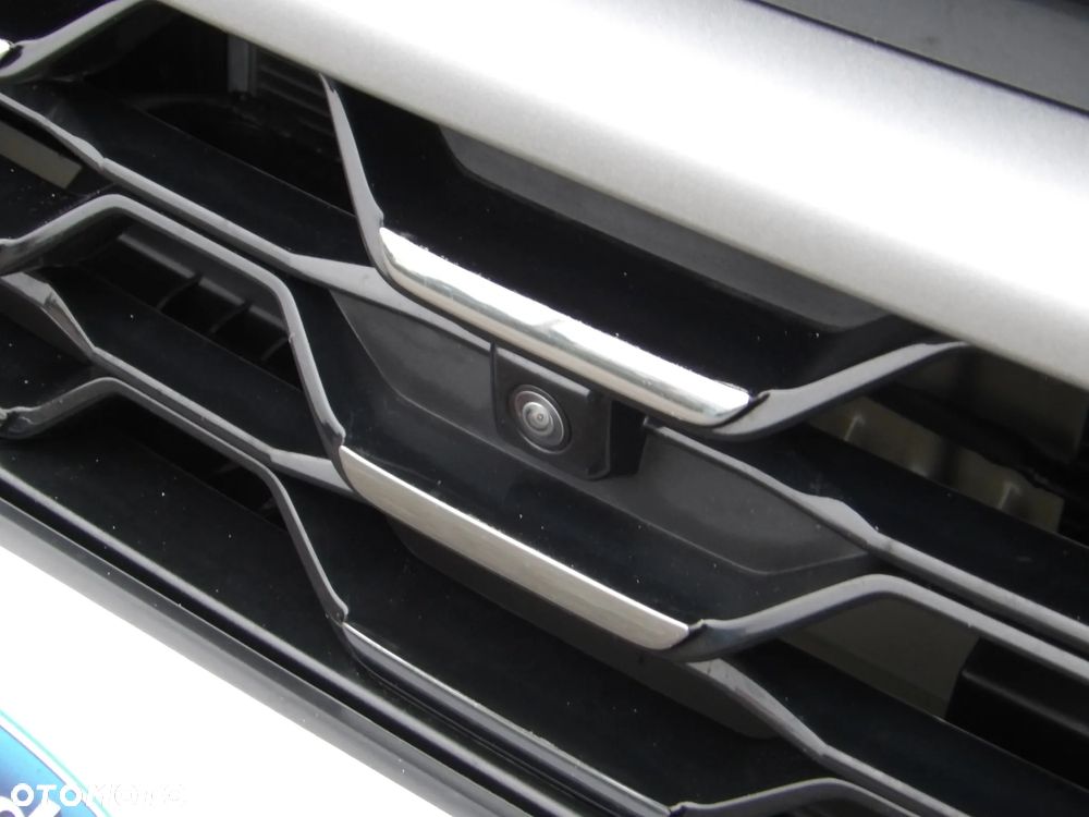 MG ZS 1.5 HEV+ Exclusive - 12