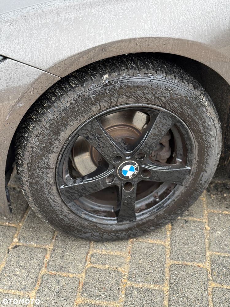 BMW Seria 3 320i xDrive - 29