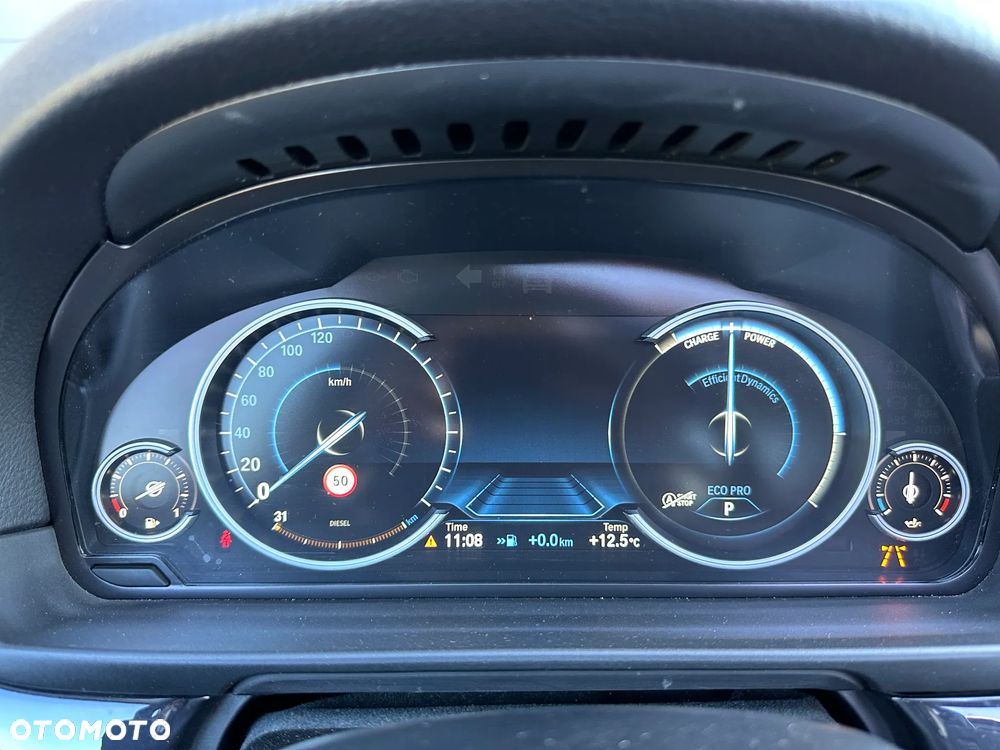 BMW Seria 5 530d xDrive Luxury Line - 28