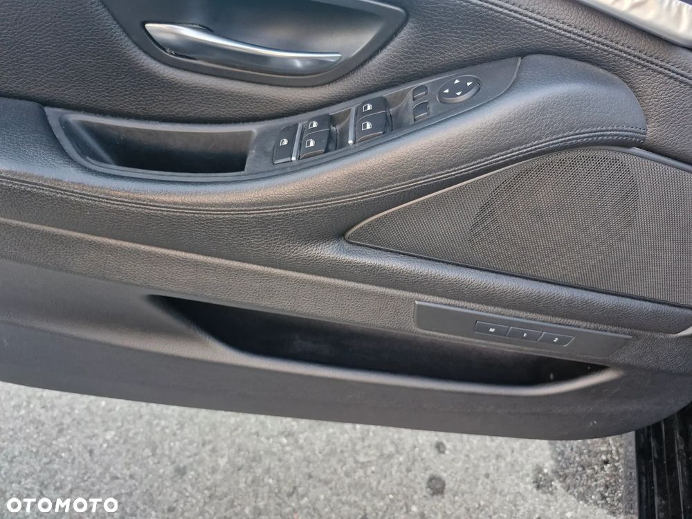BMW Seria 5 520d - 12