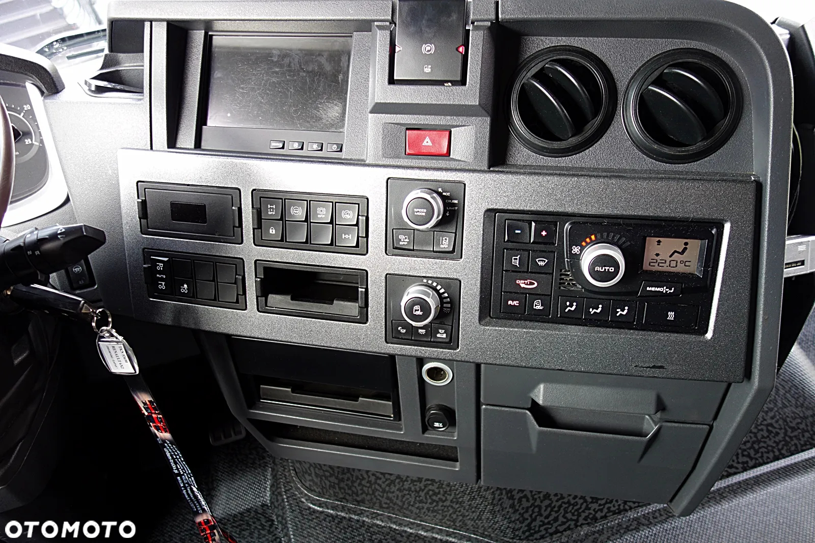 Renault GAMA T520 PUSCHER DMC 70T OŚ SKRĘTNA PODNOSZONA WYSOKA KABINA ALUFELGI KLIMA POSTOJOWA - 17