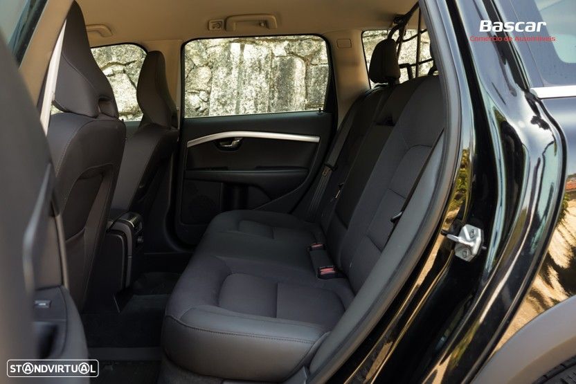 Volvo XC 70 D4 Geartronic Black Line - 25