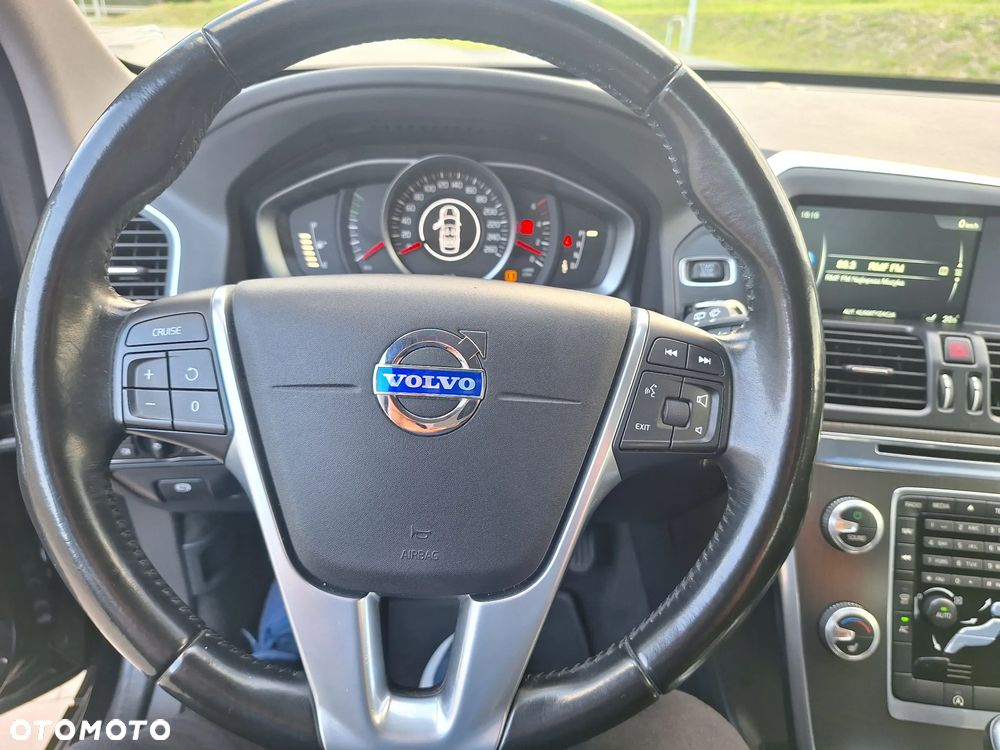 Volvo XC 60 D3 Drive-E Momentum - 17