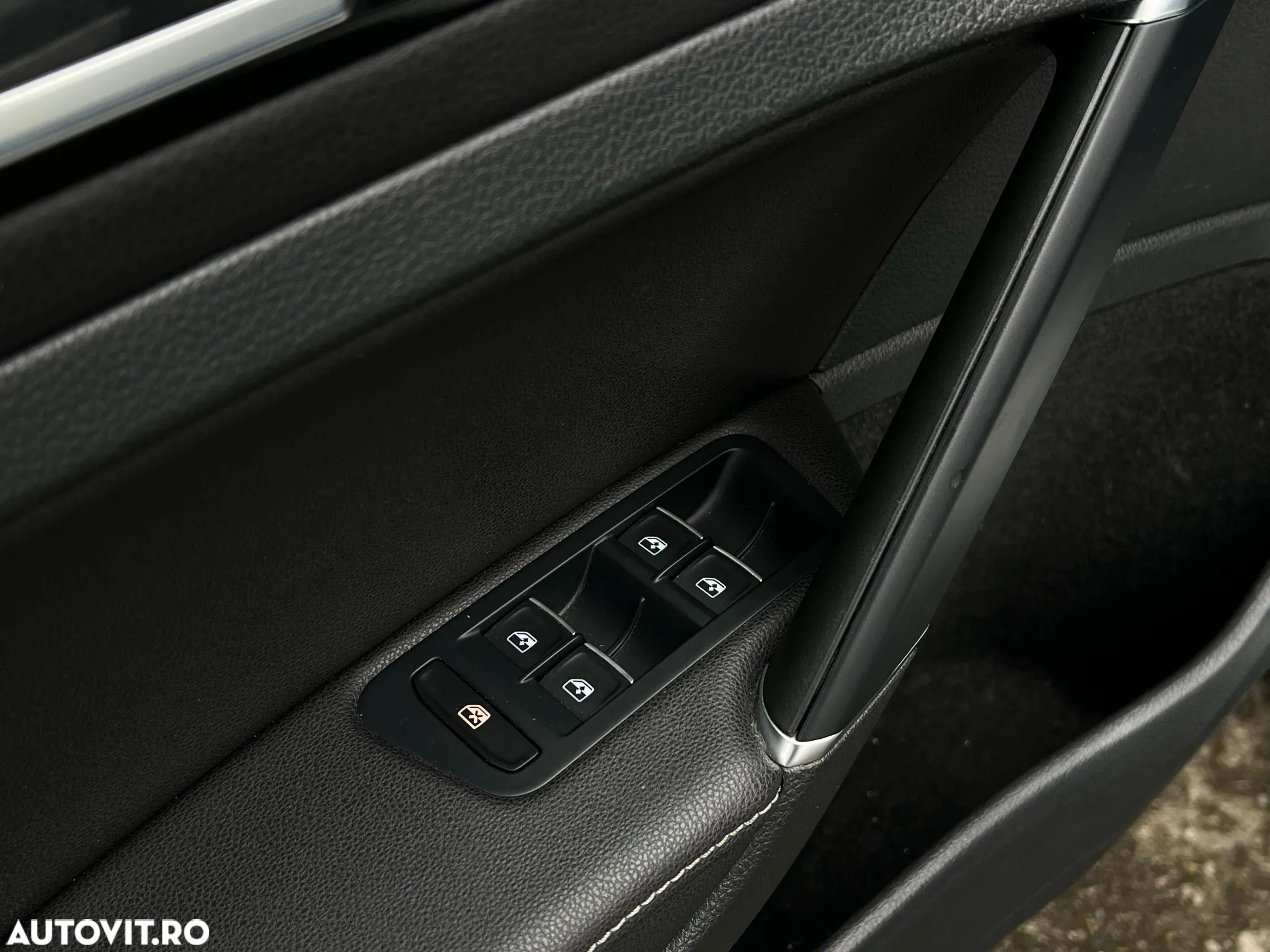Volkswagen Golf R 2.0 TSI OPF 4Motion DSG - 23
