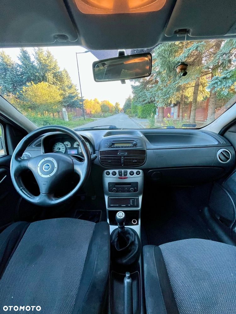Fiat Punto 1.4 16V Dynamic - 12