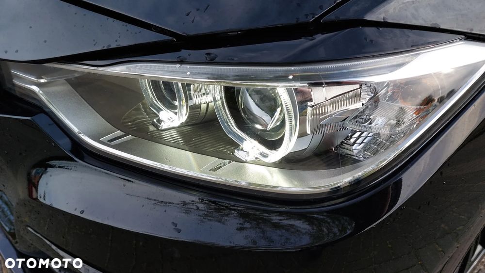 BMW Seria 3 328i xDrive Sport-Aut Luxury Line - 36