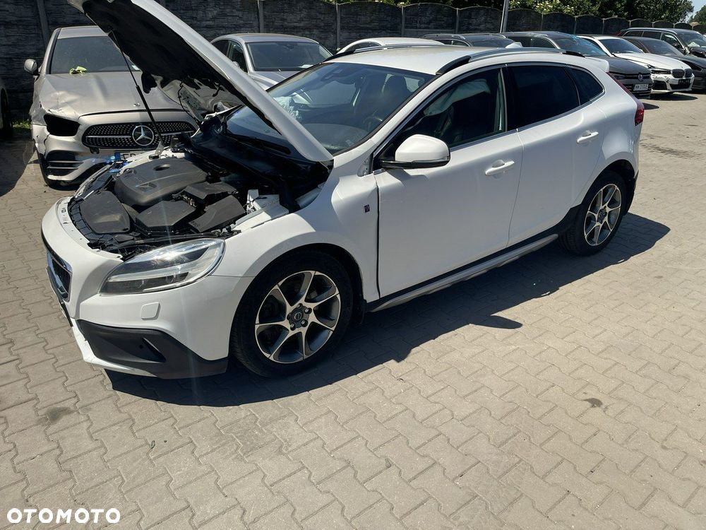 Volvo V40 Cross Country T4 AWD Geartronic Kinetic - 4