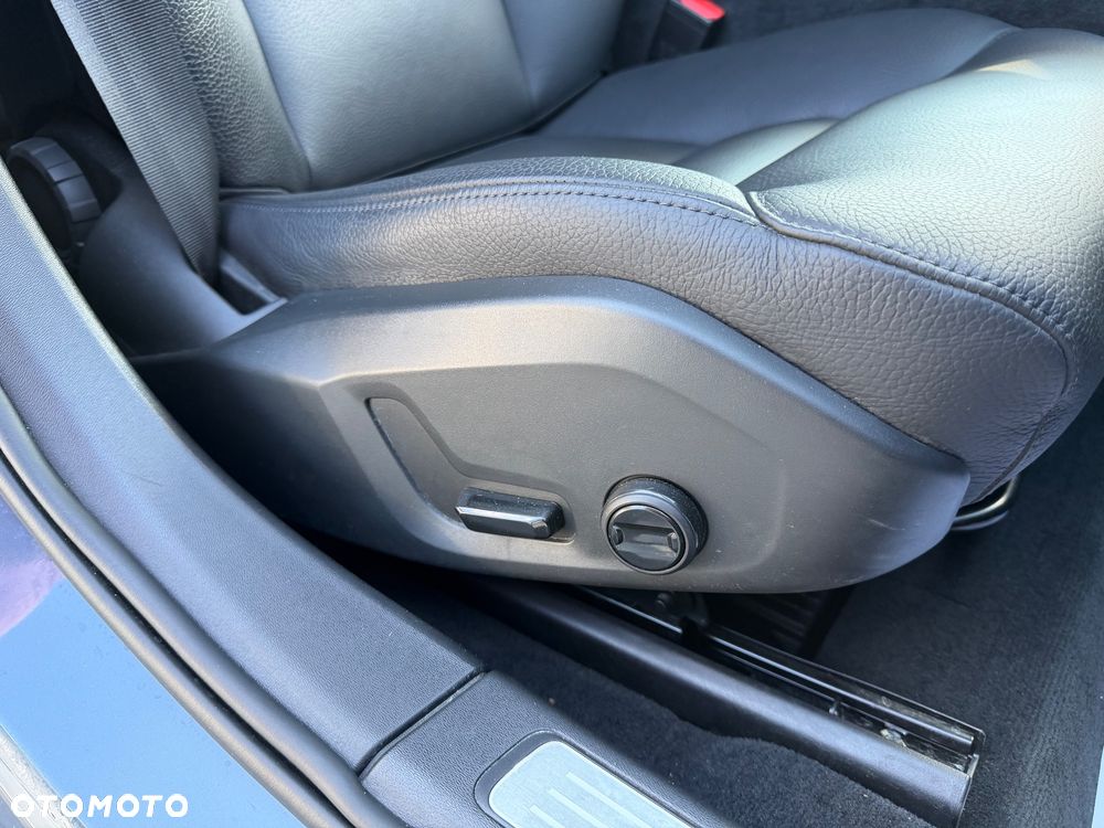 Volvo V90 Cross Country D5 AWD Pro - 37