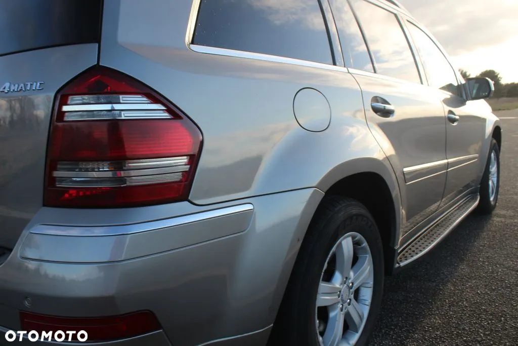 Mercedes-Benz GL 450 - 12