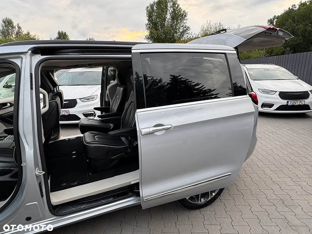 Chrysler Pacifica - 25