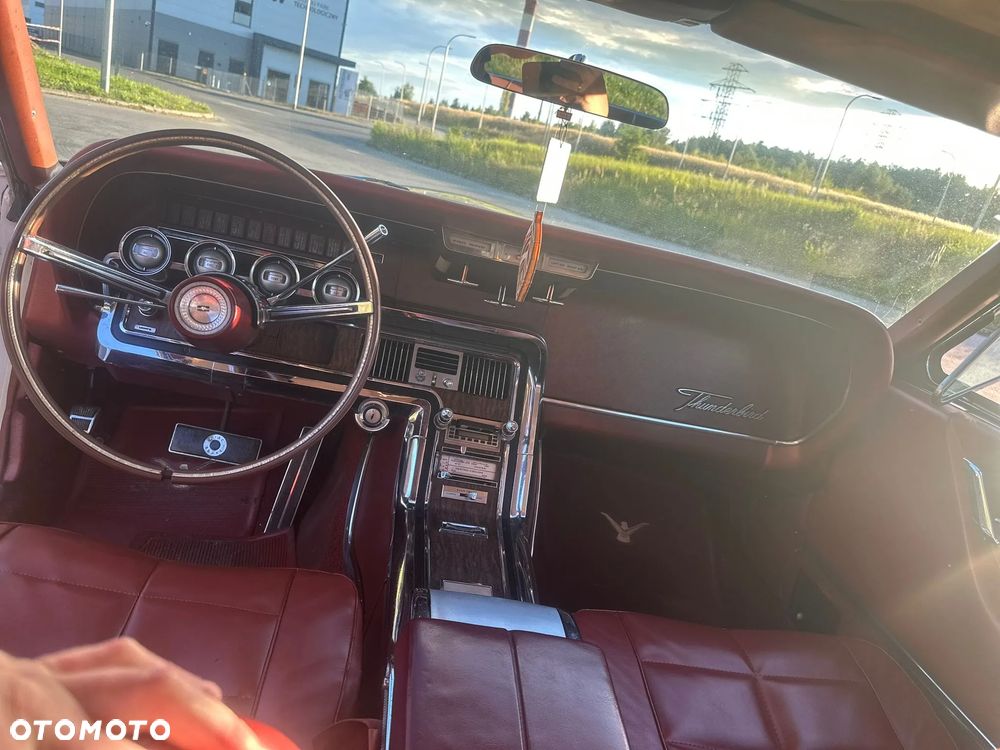 Ford Thunderbird - 12