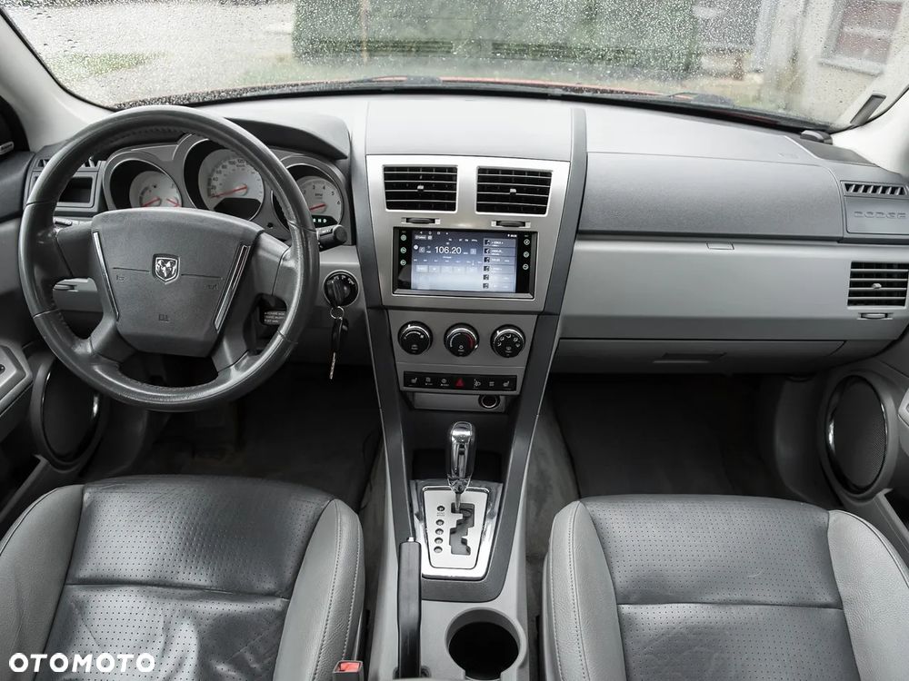 Dodge Avenger - 25