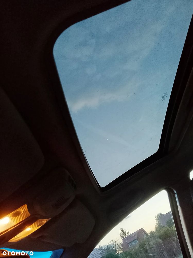 Volvo V70 D5 AWD Premium - 25