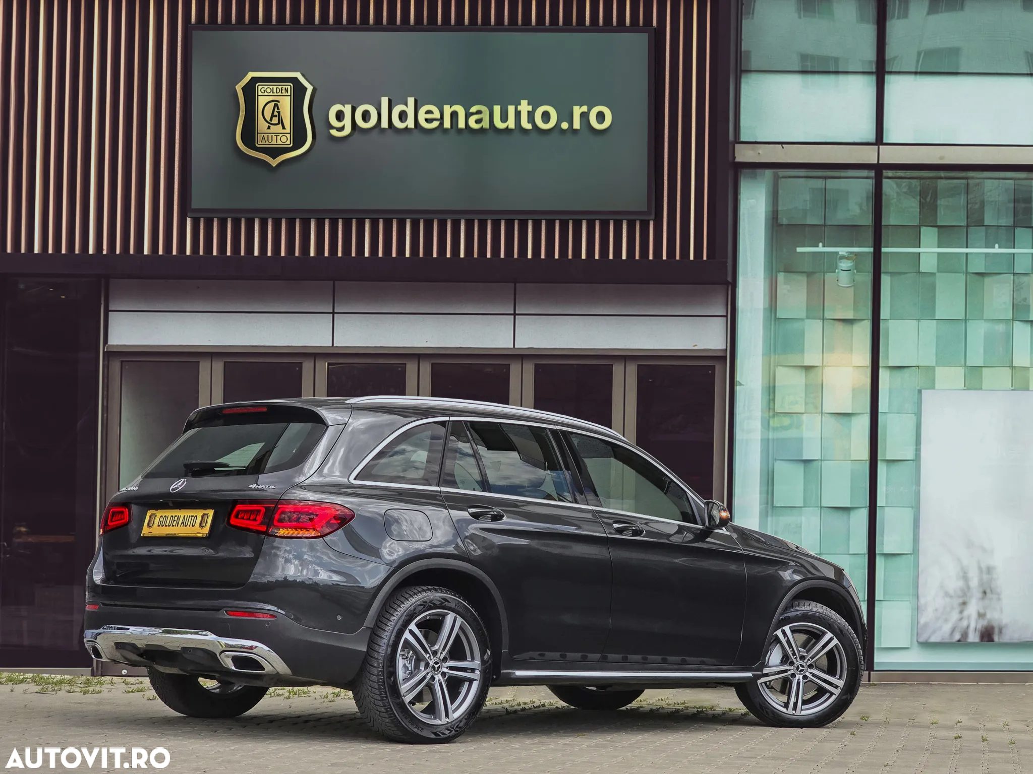 Mercedes-Benz GLC - 21
