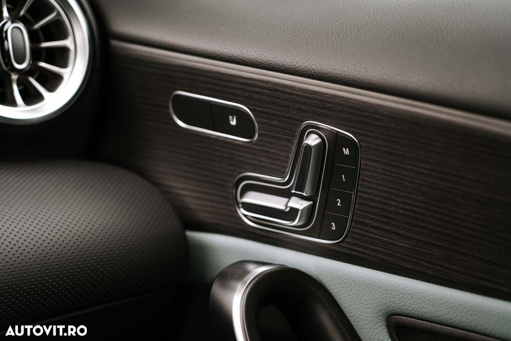 Mercedes-Benz A 220 - 22