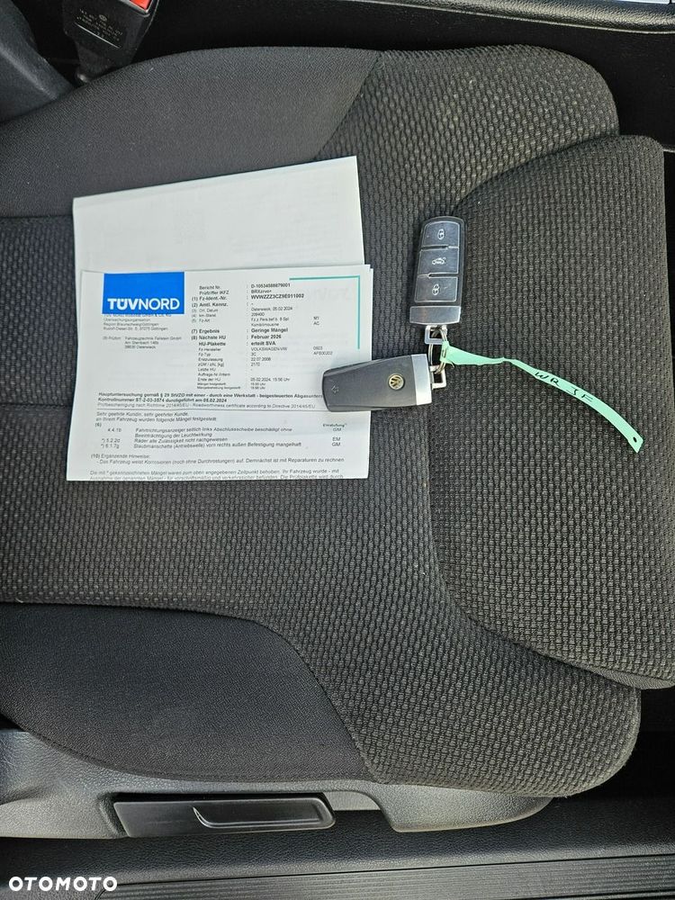 Volkswagen Passat - 18