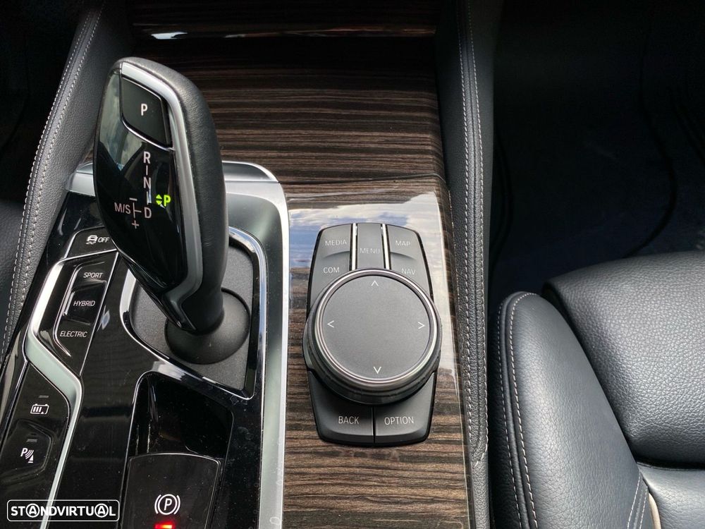 BMW 530 e Line Luxury - 14