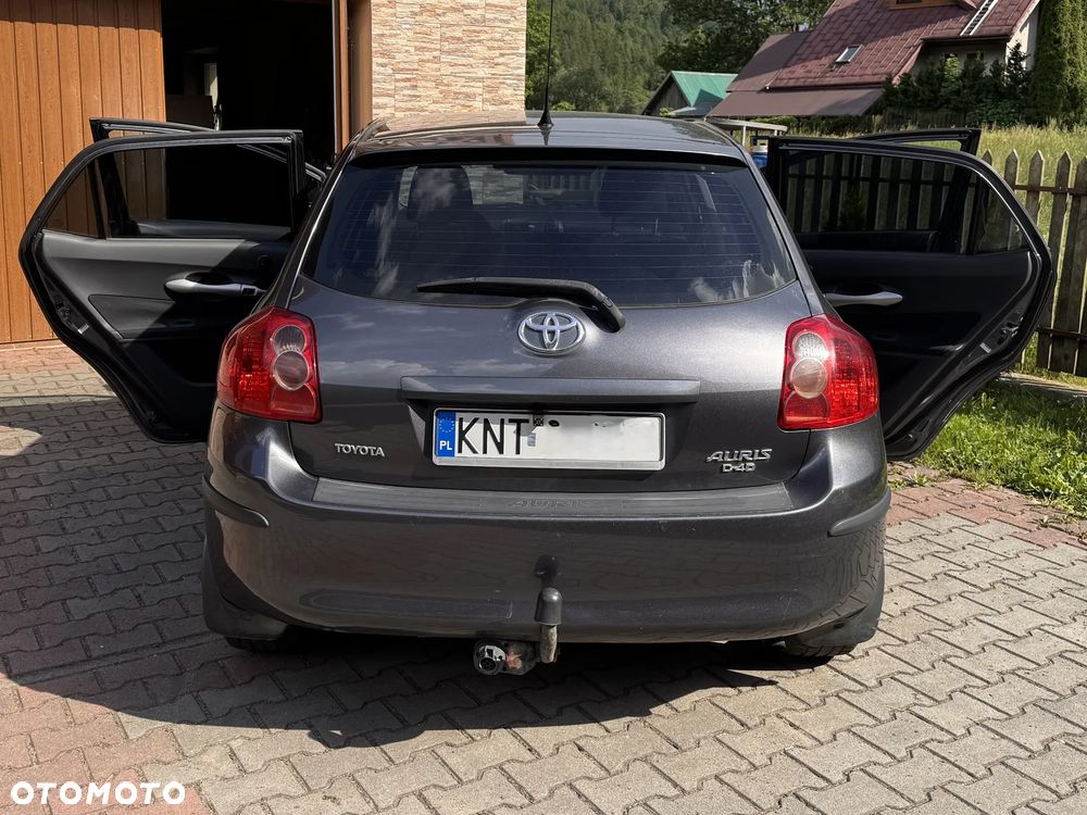 Toyota Auris 1.4 D-4D Luna - 4