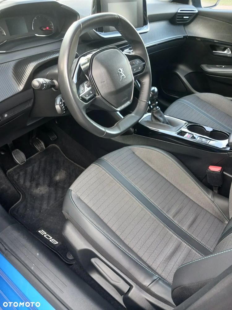 Peugeot 208 - 37