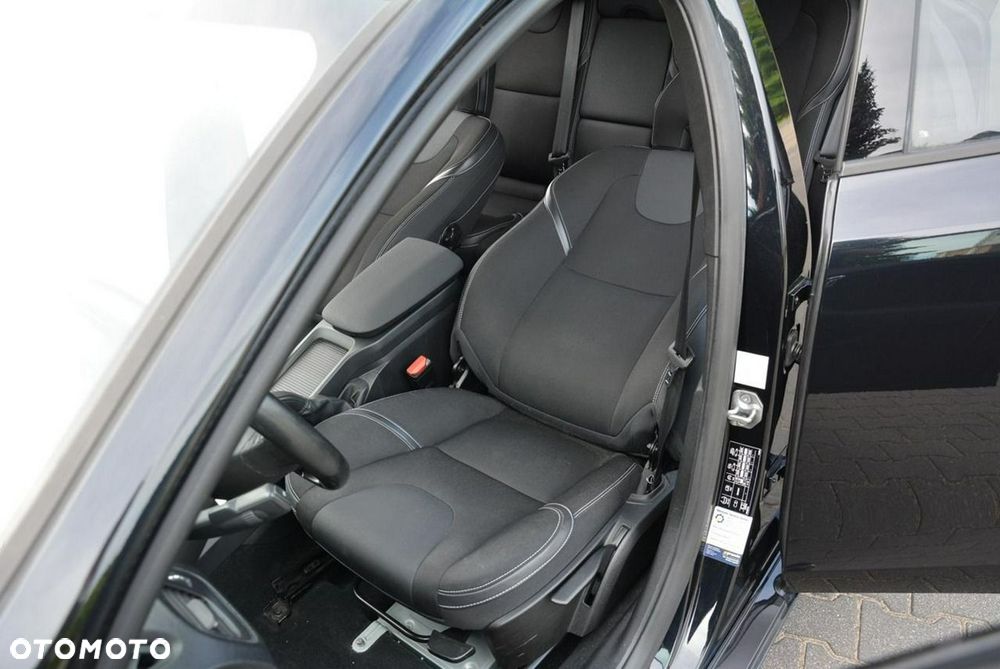 Volvo V40 T4 R-Design Momentum - 19