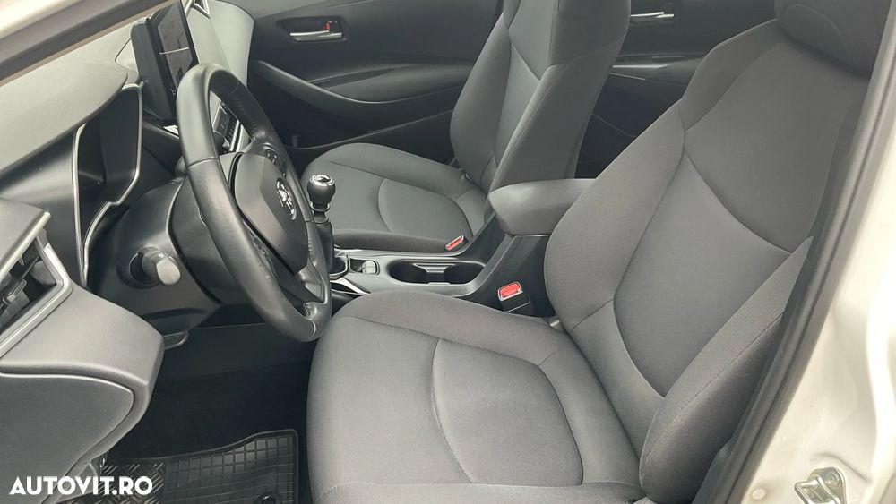 Toyota Corolla 1.5 TNGA MT Business - 17
