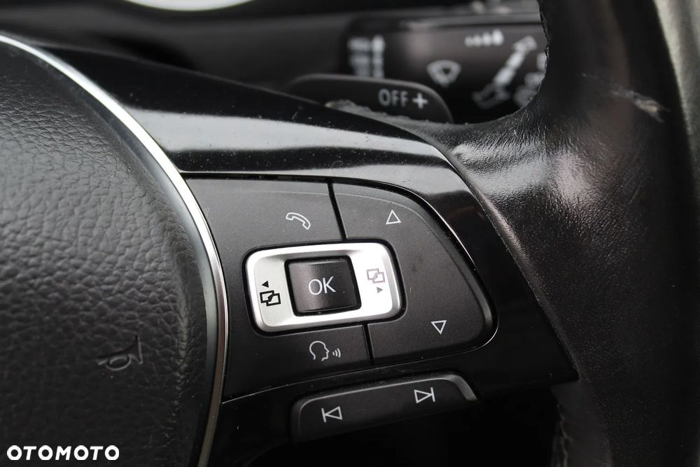 Volkswagen Passat Variant 2.0 TDI 4Mot R-Line Edition DSG - 35