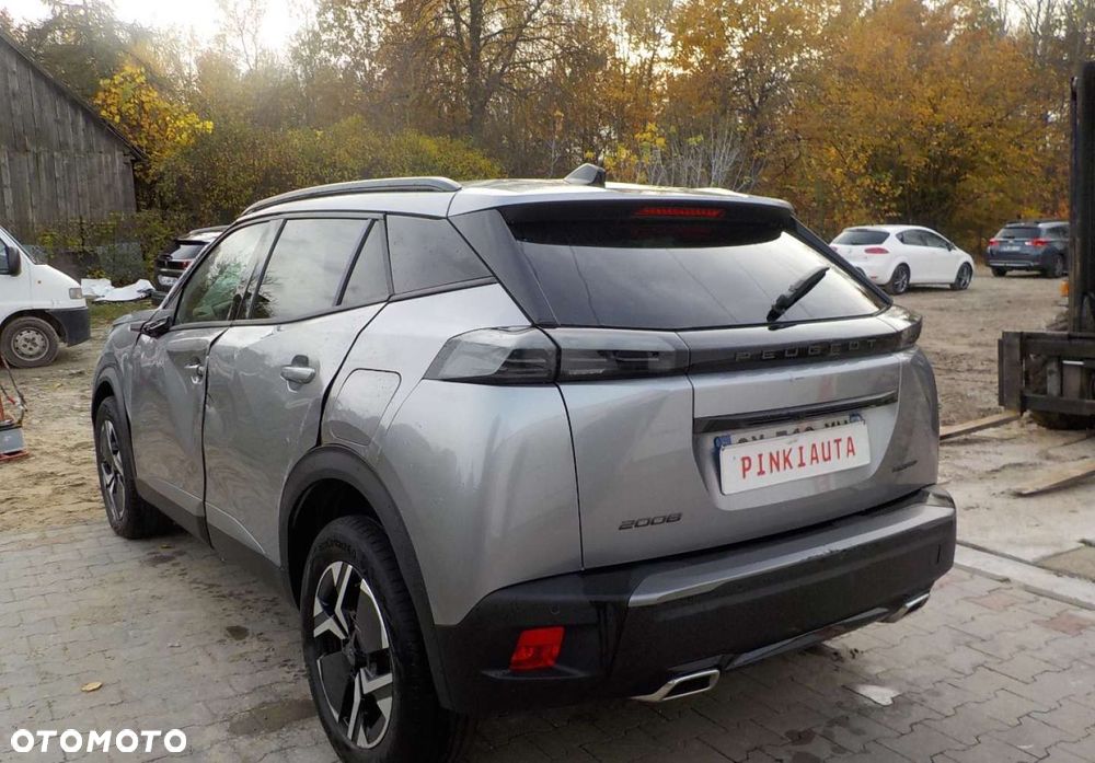 Peugeot 2008 - 11