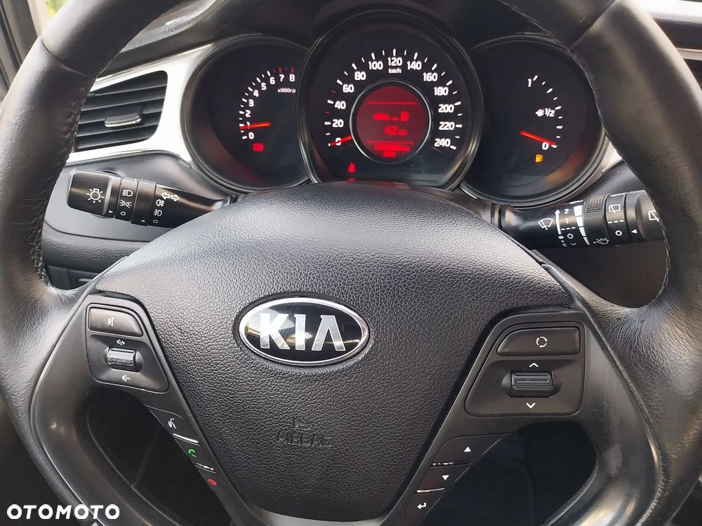 Kia Ceed 1.4 CVVT Dream Team Edition - 27
