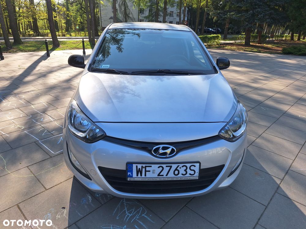 Hyundai i20 - 20