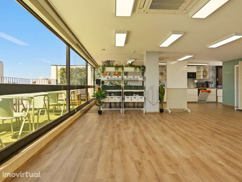 Escritório de Topo Totalmente Renovado com Terraço Privativo de 29m... - Grande imagem: 4/24