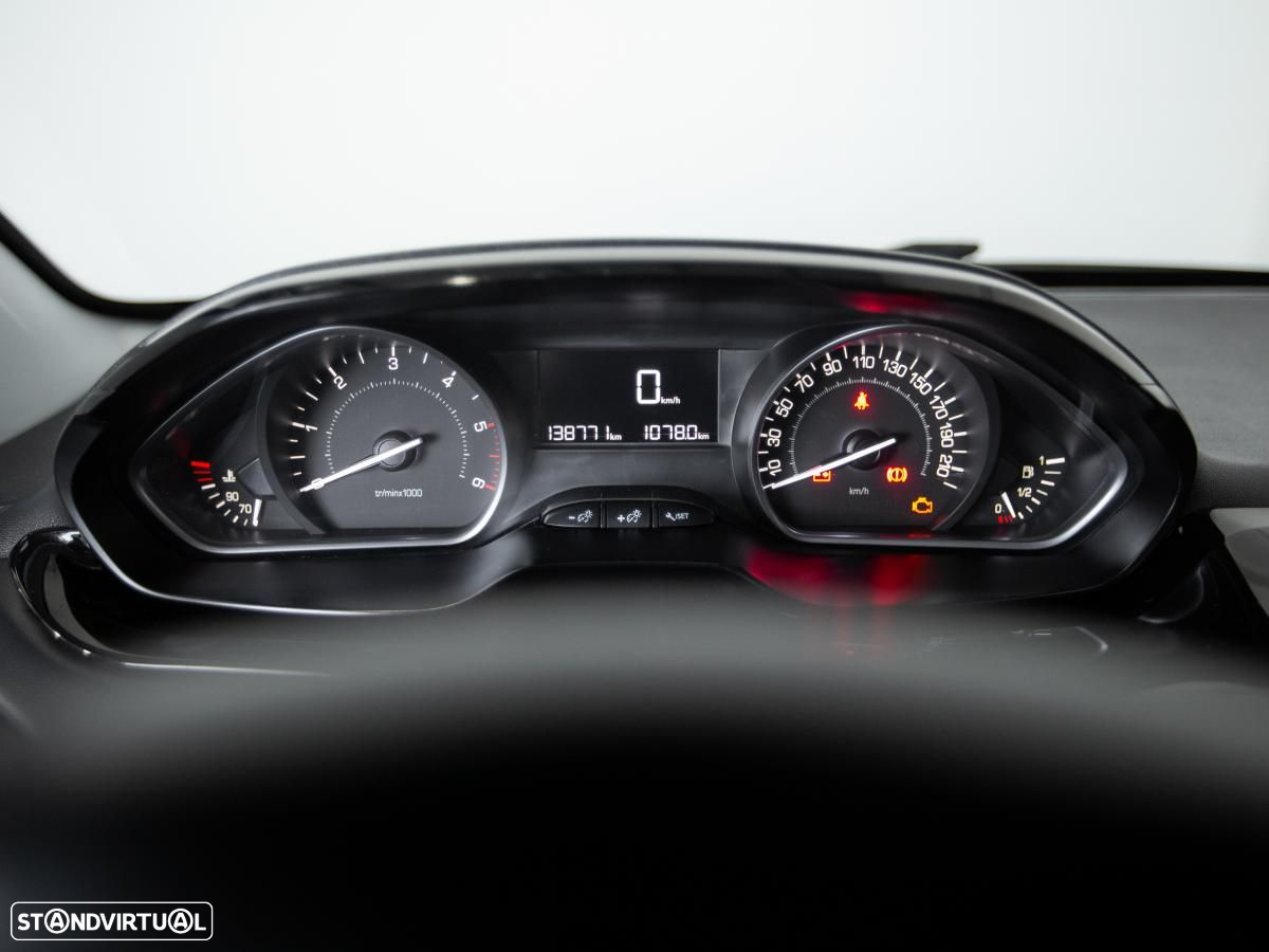 Peugeot 208 - 16
