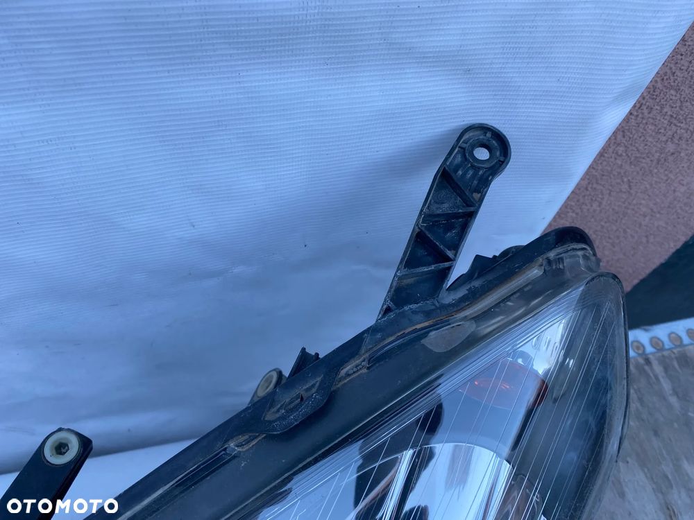 lampy opel zafira b komplet eu całe - 5