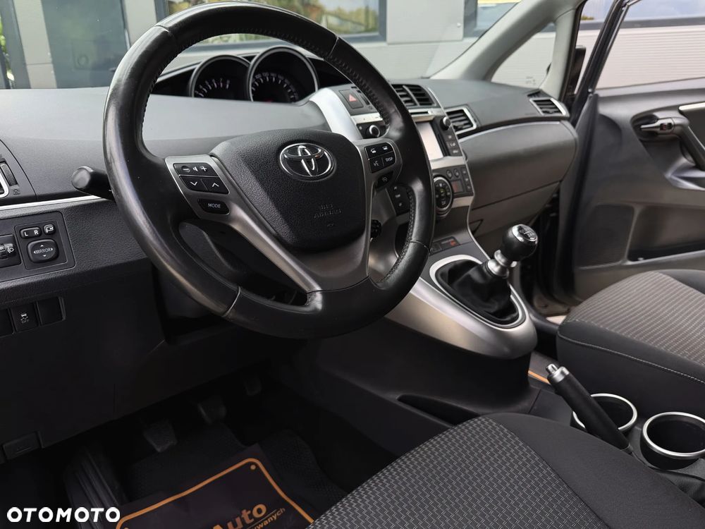 Toyota Verso 1.8 Prestige EU5 7os - 17