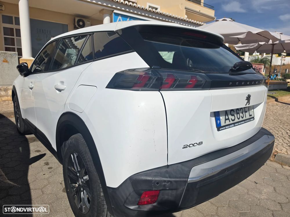 Peugeot 2008 - 4
