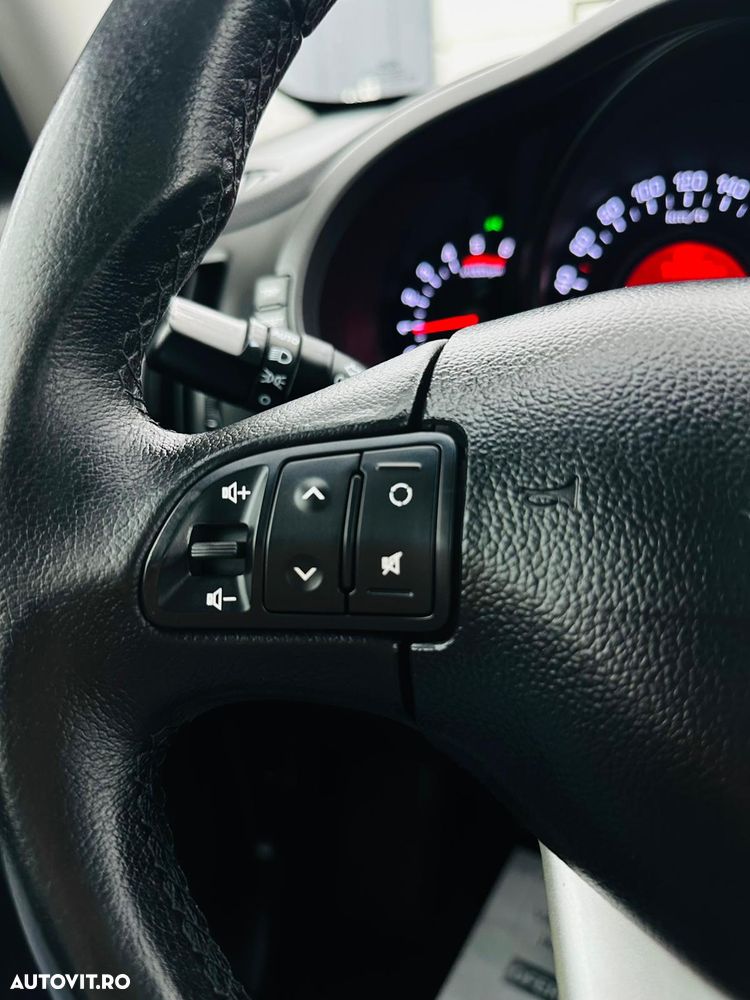 Kia Sportage 1.7 CRDI 2WD ISG Dream-Team Edition - 32