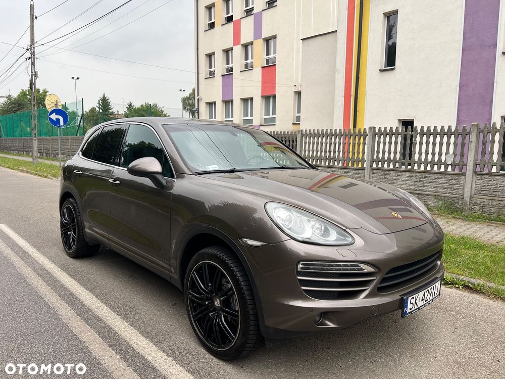Porsche Cayenne - 1